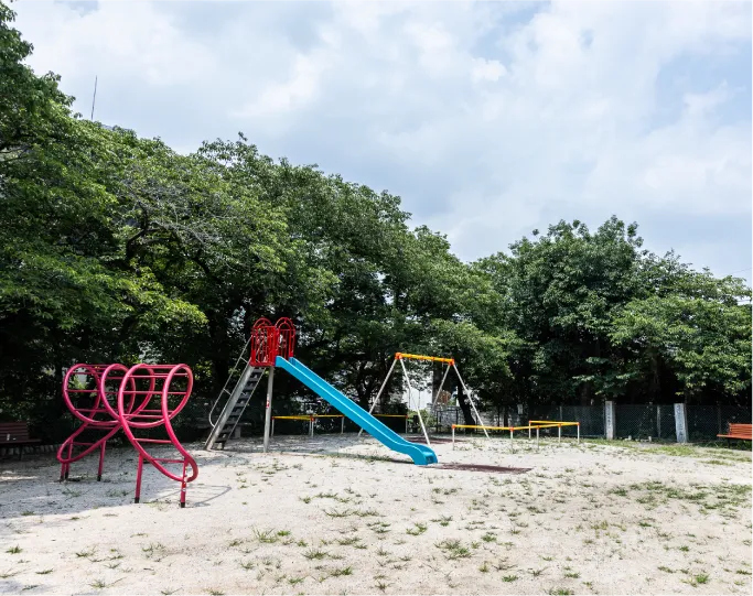 昭南公園 徒歩9分/自転車3分（約680m）